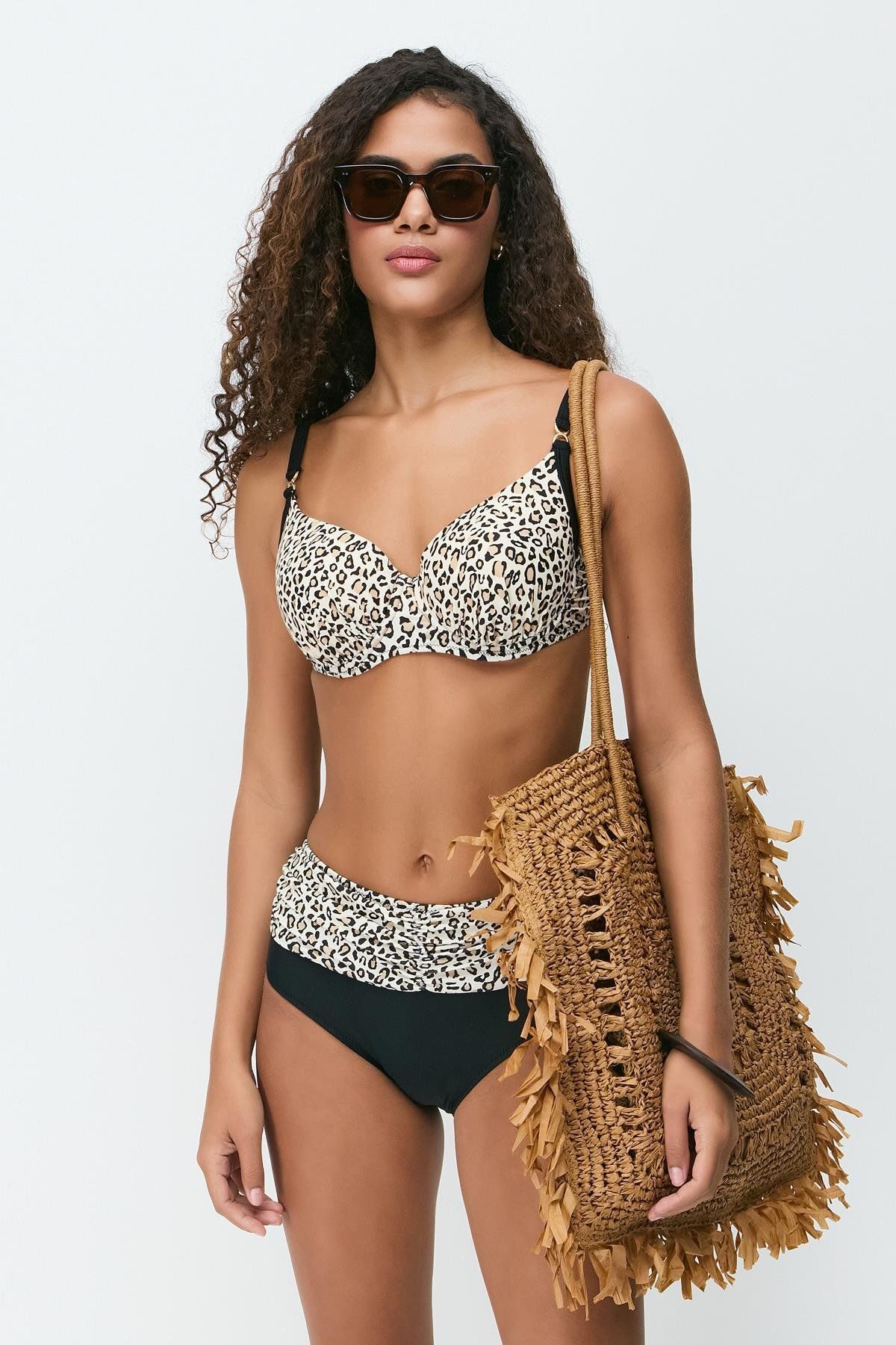 C&City-Leopard Patterned Covered Bikini Set - 3288 1