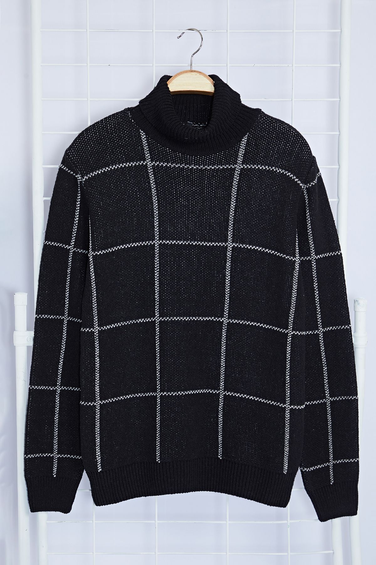 Trendyol Collection-Rollkragenpullover in Schwarz – Slim Fit, Wollkaro TMNAW21KZ0398 6