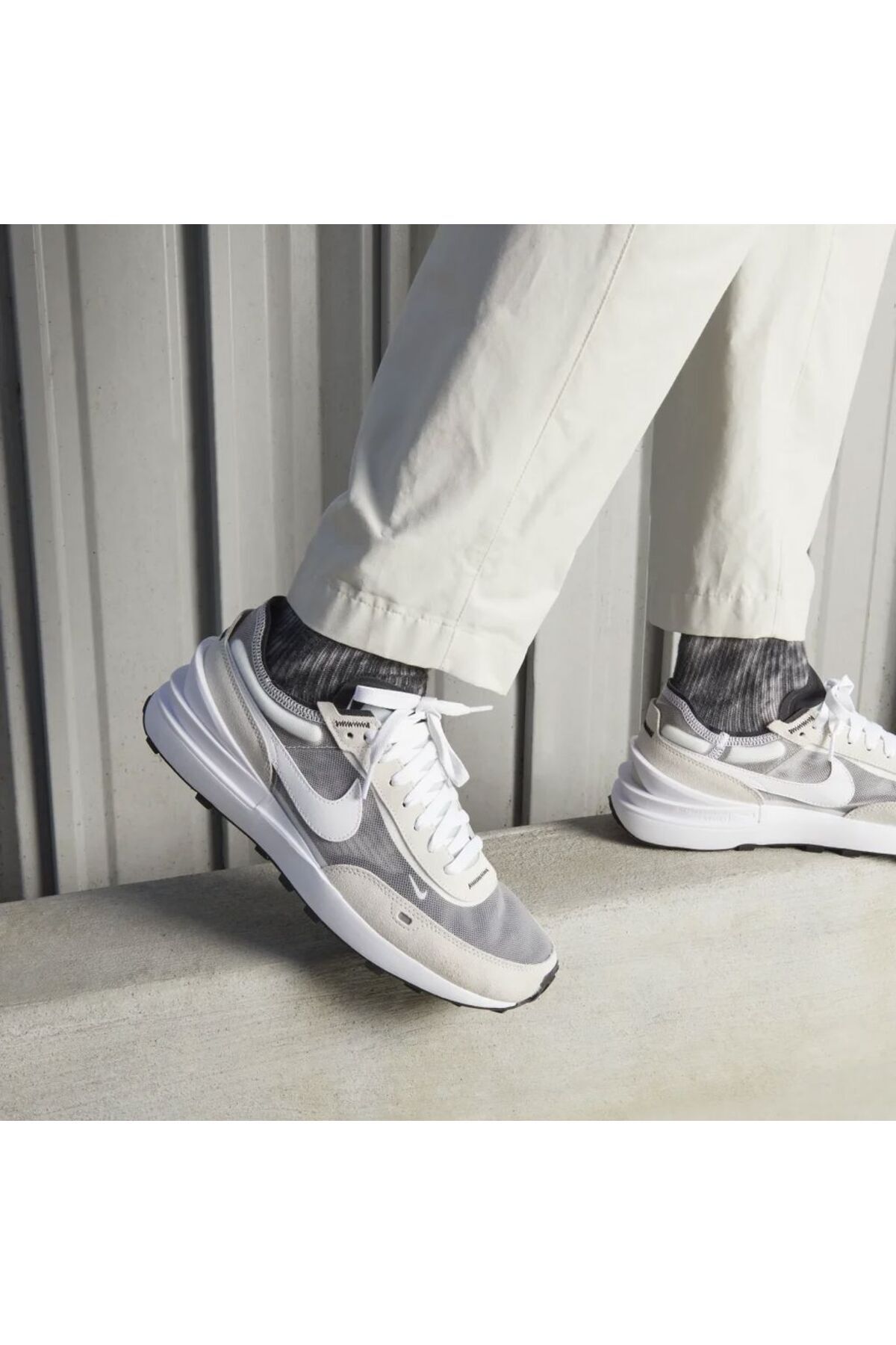 Nike-حذاء وافل ون الرياضي للرجال 2
