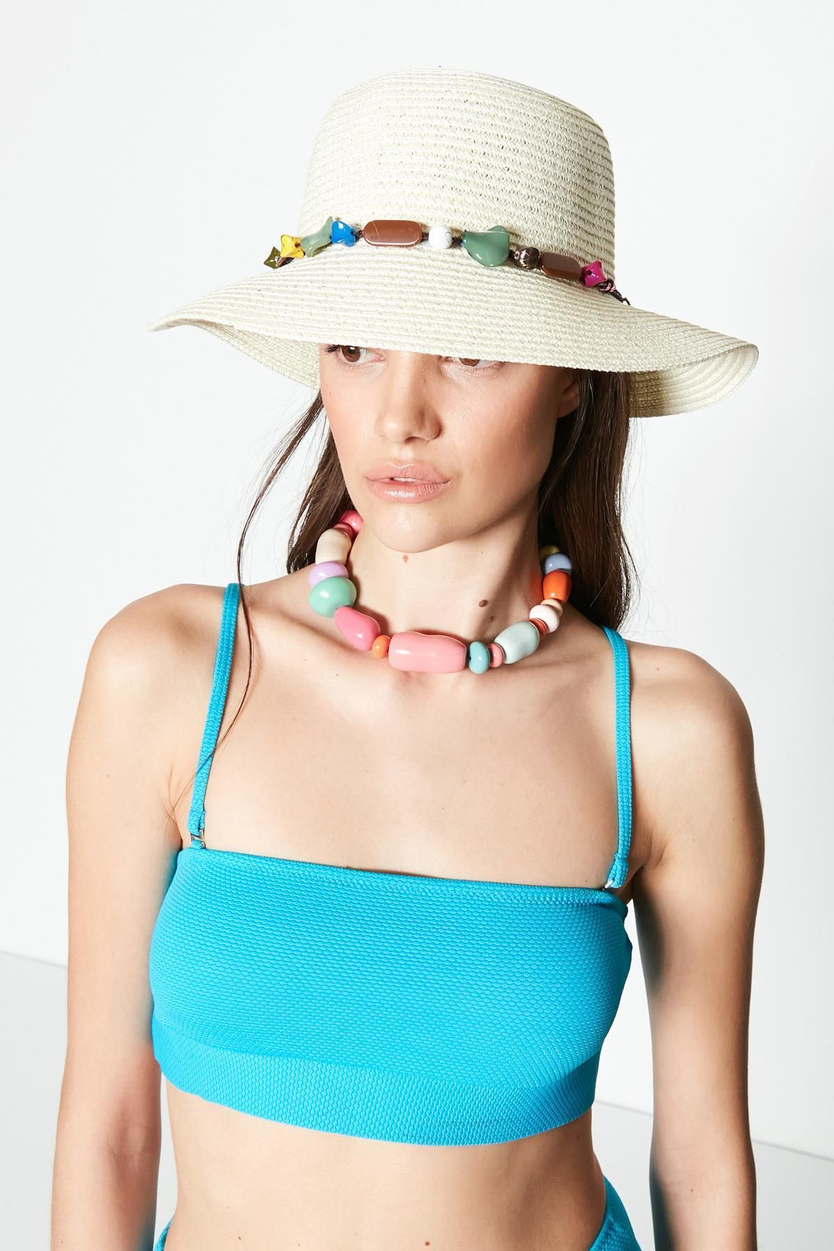 complete the look image