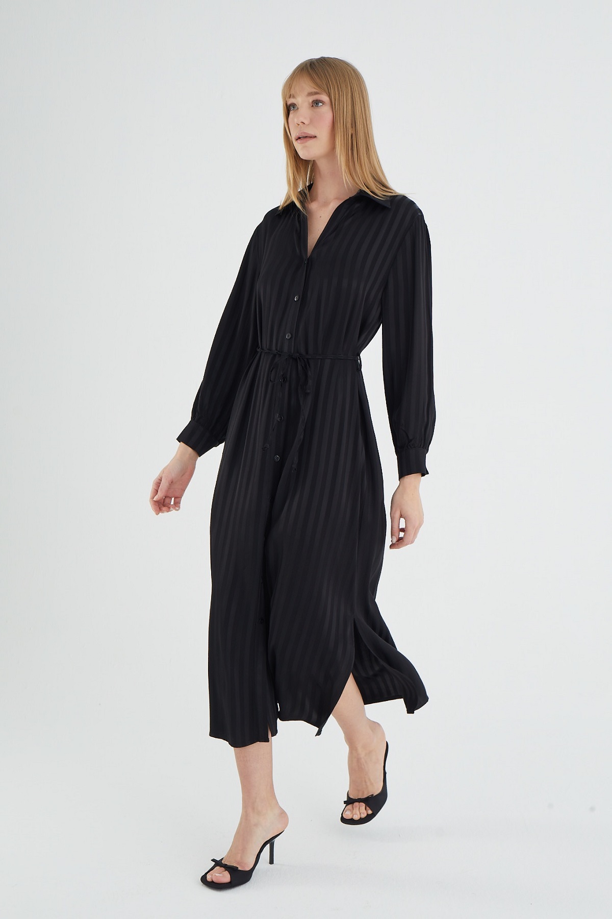21206  BUTTONED DRESS
