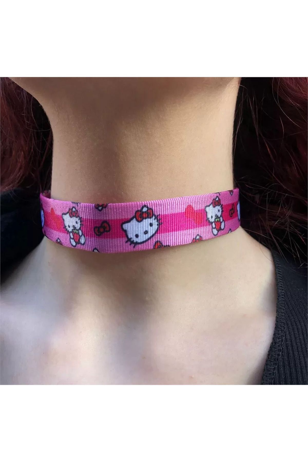 Розовый поводок-коллаж Hello Kitty с клубничной лентой KGT080