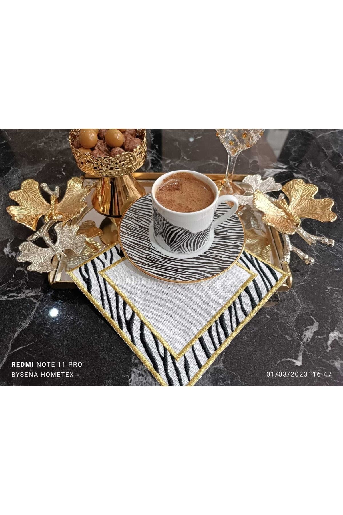 Zebra Desenli Gold Kenarlı Kokteyl Ve Kahve Yanı Sunum Peçetesi 6 Adet