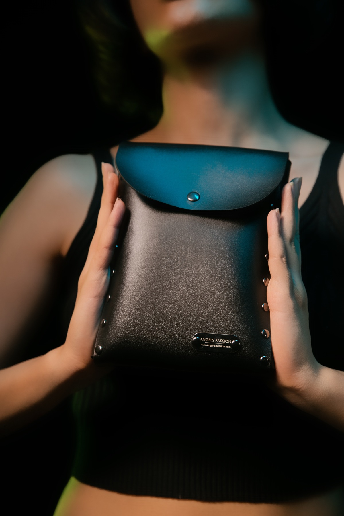 Angels Passion Perçin Detaylı Şık Deri El Çantası, Küçük Boy El Çantası - Şık Deri Çanta - Günlük Çanta