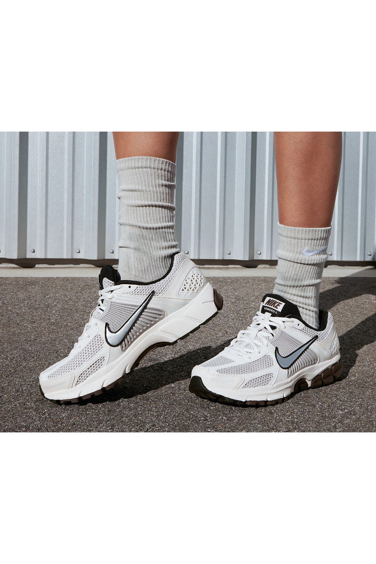 اسنیکر نود زنانه بزرگنمایی استفراغ 5 کفش اورجینال Nike
