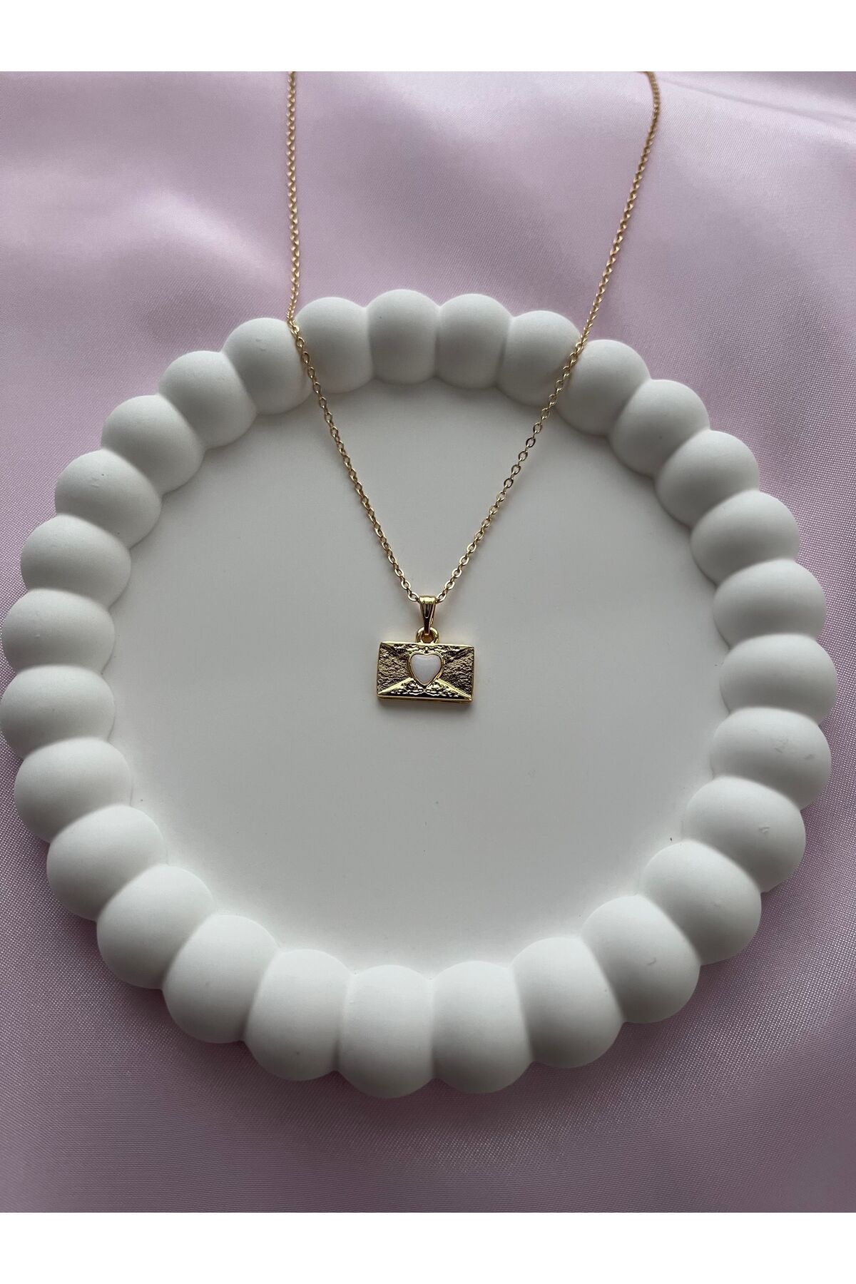 Alexis Carrel-Women's - Minimal Design Gold Letter Necklace 1