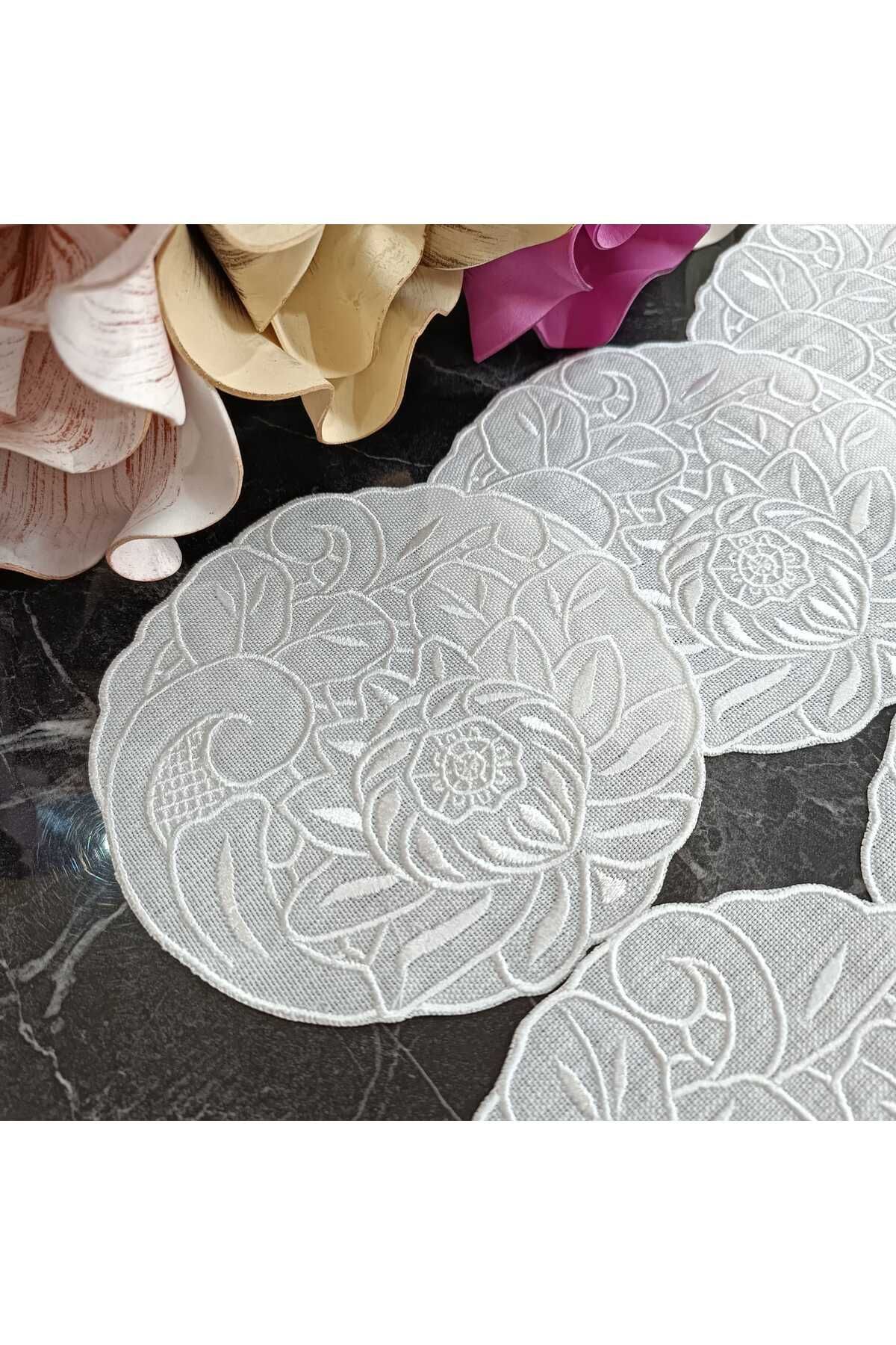 beyaz iş desenli nilüfer model ekru renkli kokteyl peçetesi ,kahve yanı peçetesi, napkin 6 adet