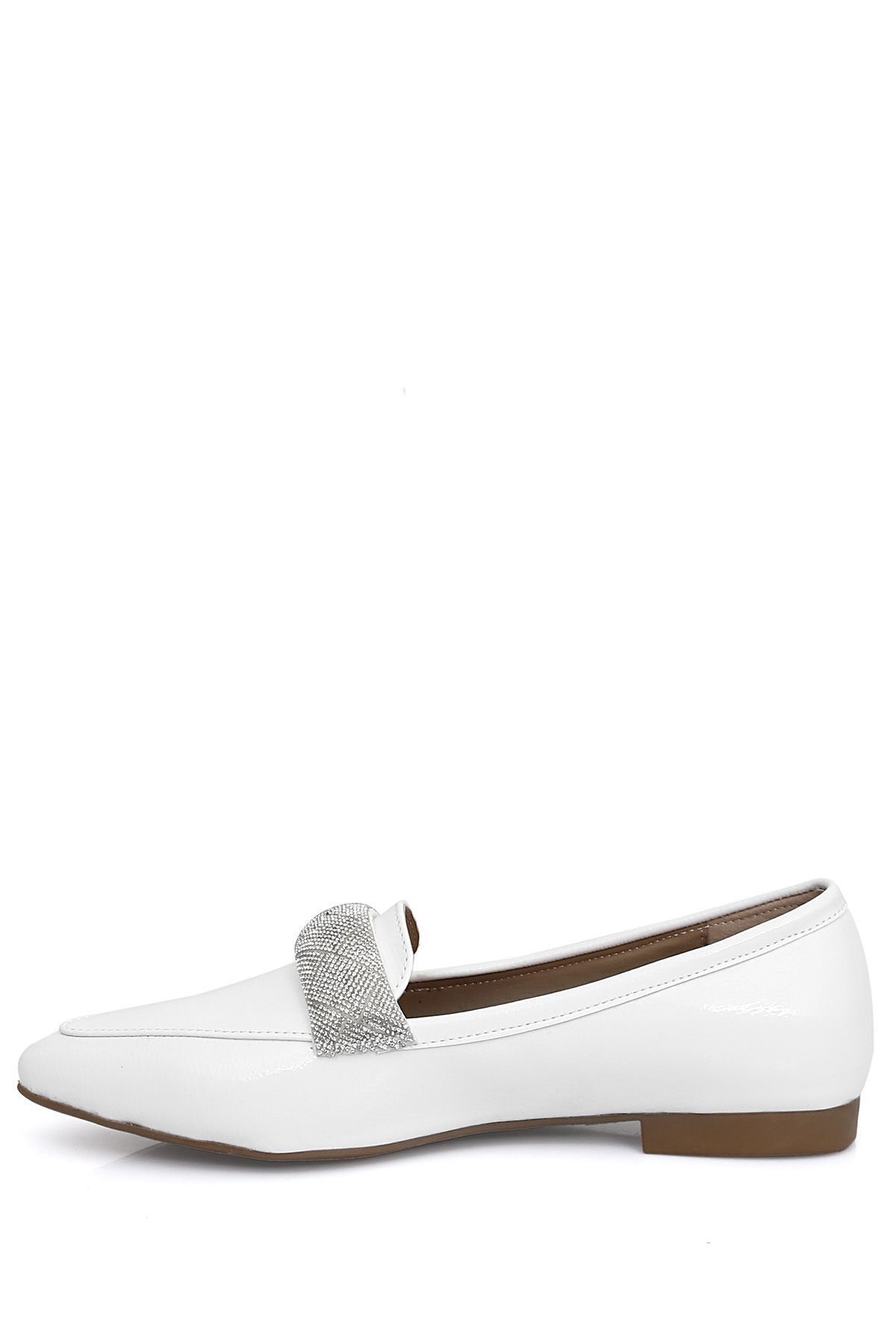 GÖNDERİ(R)-Weiße Ballerinas aus Lackleder mit spitzer Zehenpartie und kurzem, dickem Absatz in Steinoptik für Damen 35309 6