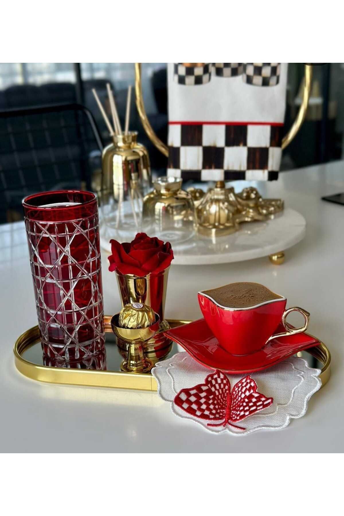 kelebek detay kırmızı kokteyl peçetesi ve sunum peçetesi 1 adet