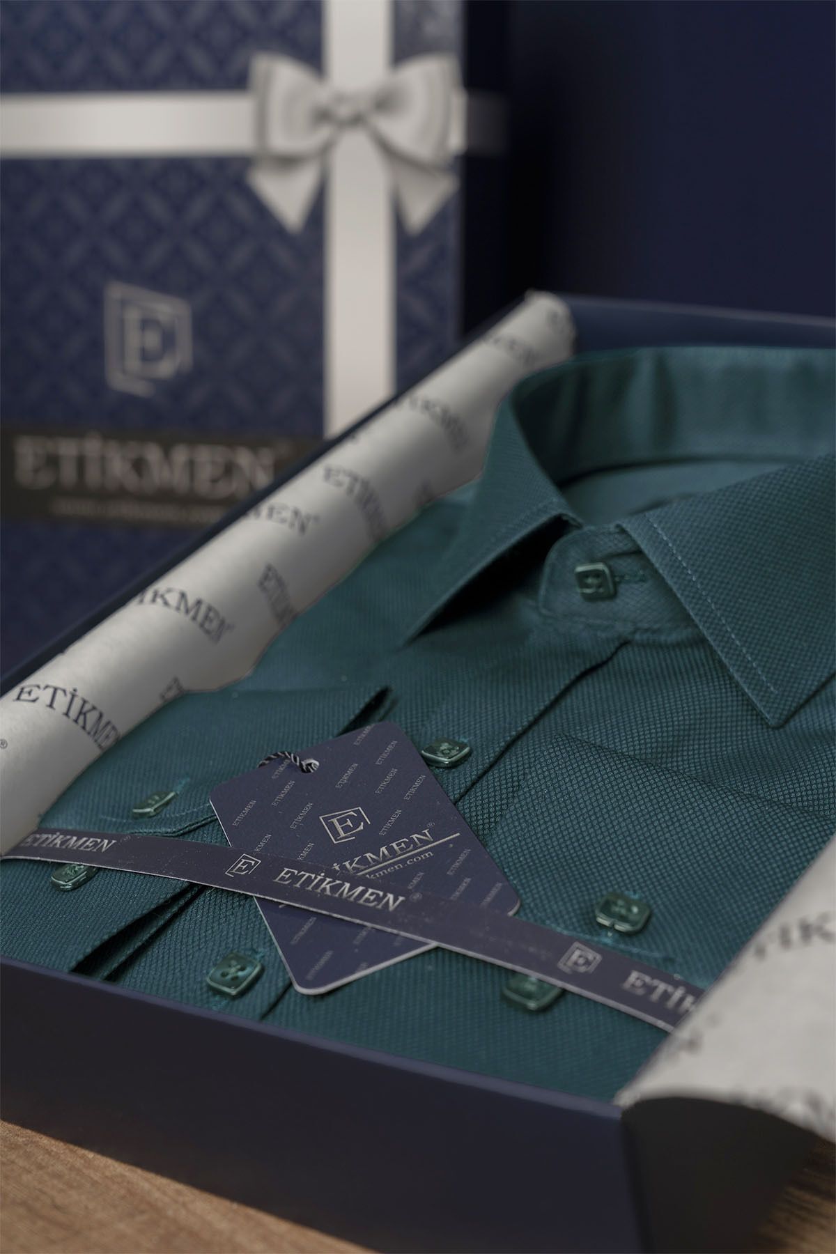 Etikmen-Smaragdově zelená Slimfit pánská košile - čtvercový knoflík, dárková krabička 2