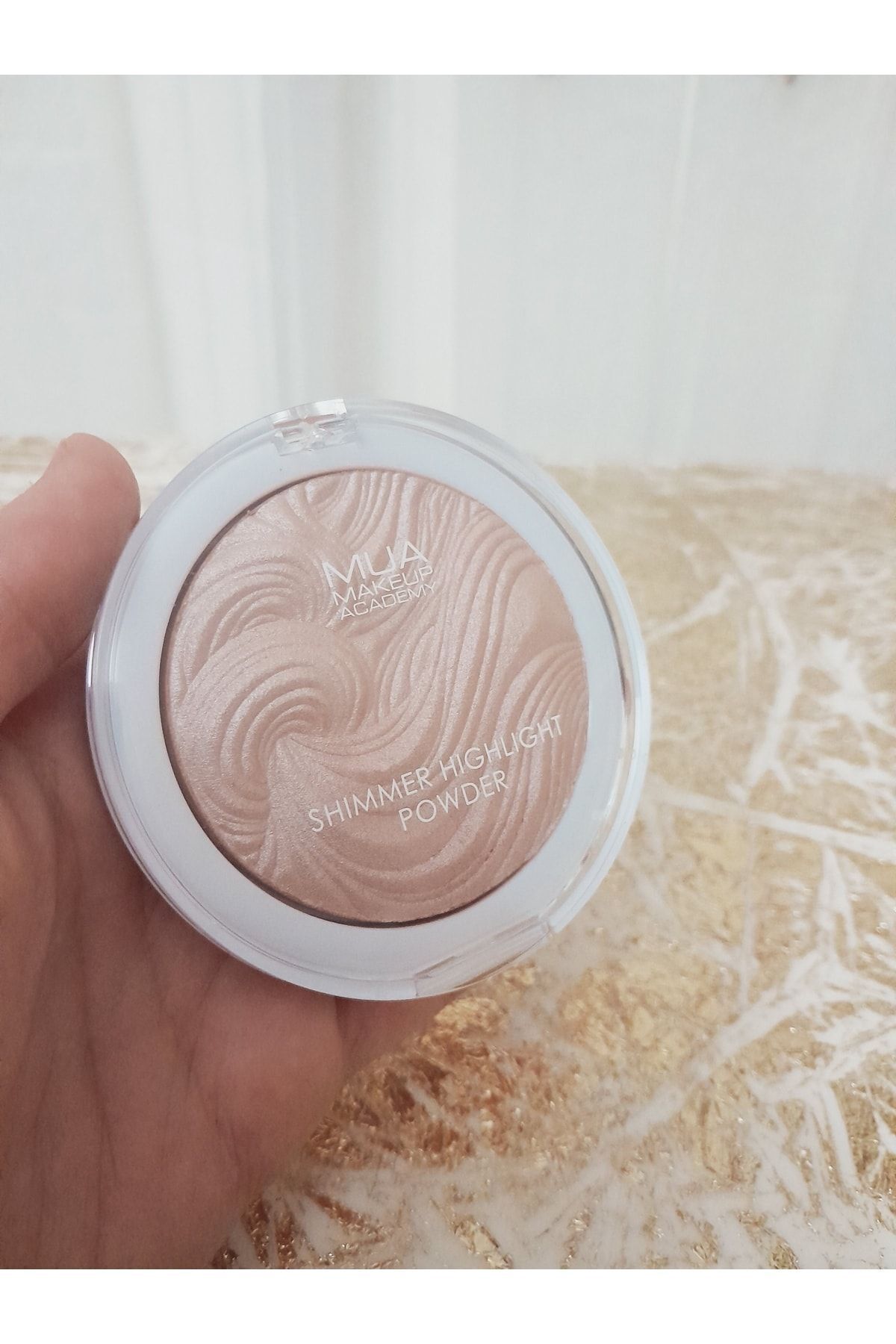 Mua-Illuminating Highlight 1
