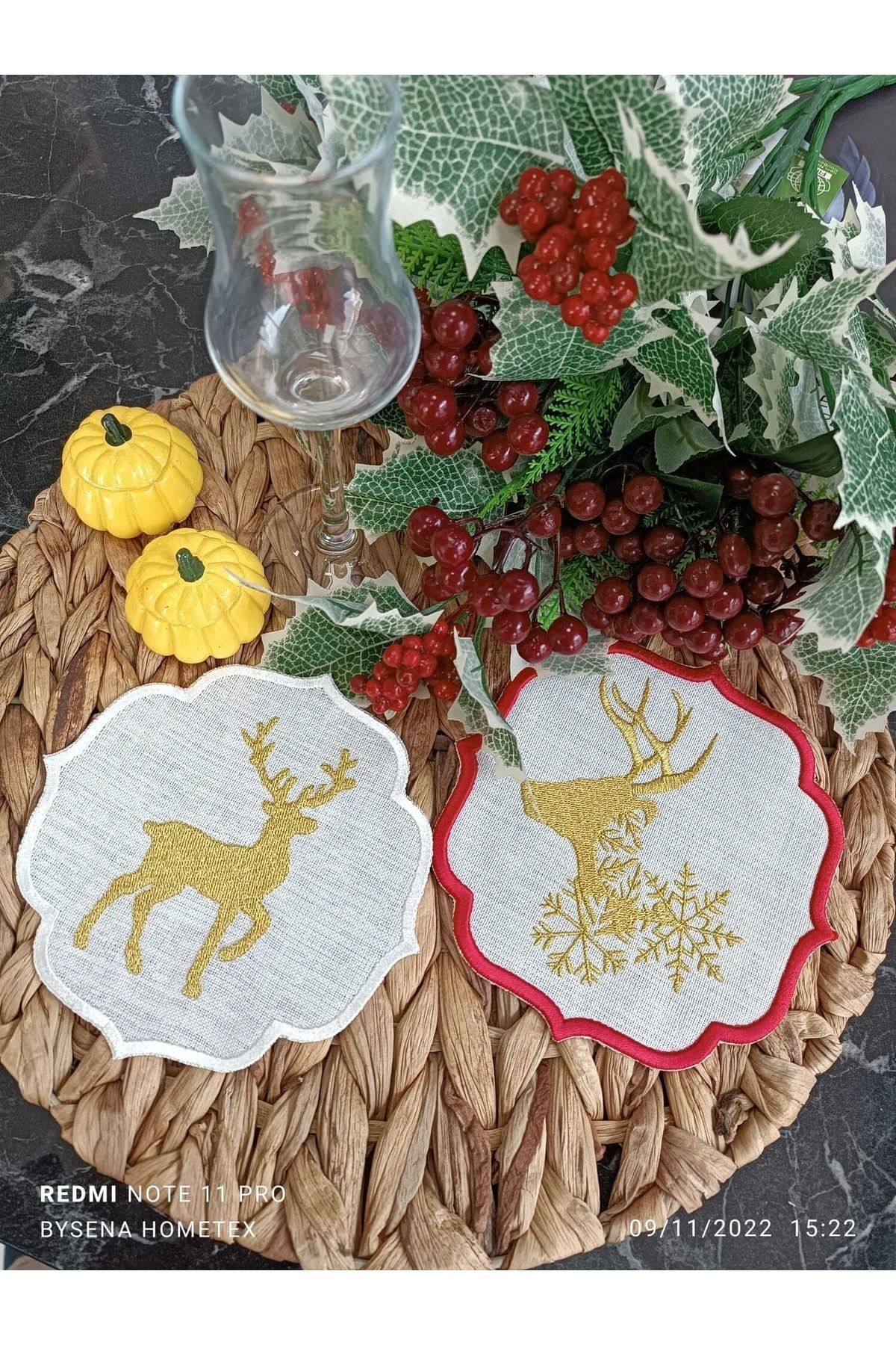 Deer Kokteyl Ve Kahve Yanı Sunum Peçetesi 2 Adet Yılbaşı Temalı Gold Geyik Işlemeli