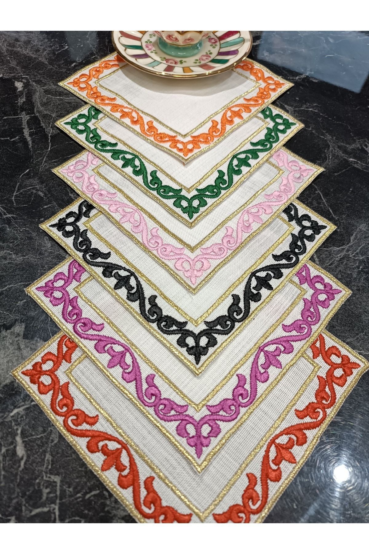 Hüma Şah Modeli 6 Adet Kokteyl Kahve Yanı peçetesi Kırmızı, Mor, Turuncu, Pembe Yeşil, siyah Renk