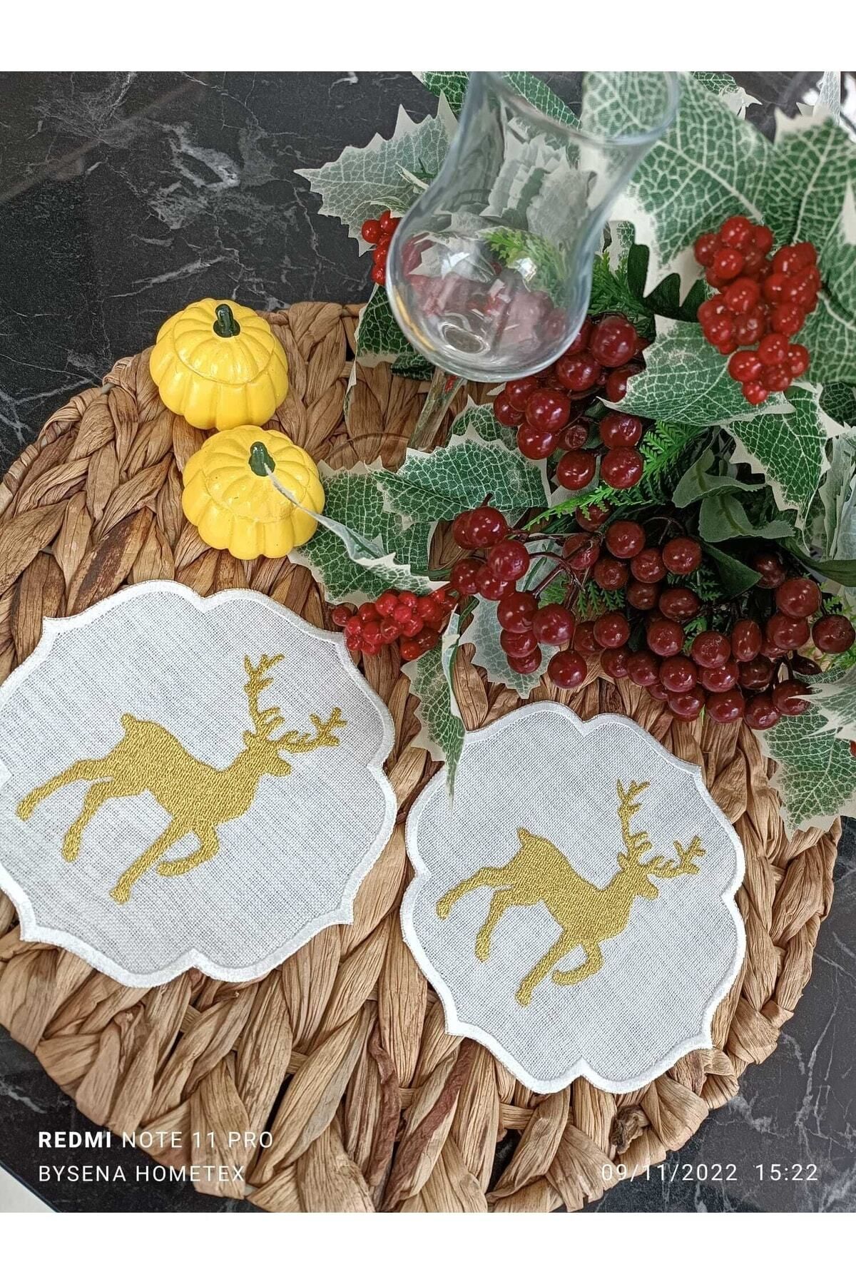 Deer Kokteyl Ve Kahve Yanı Sunum Peçetesi 2 Adet Yılbaşı Temalı Gold Geyik Işlemeli