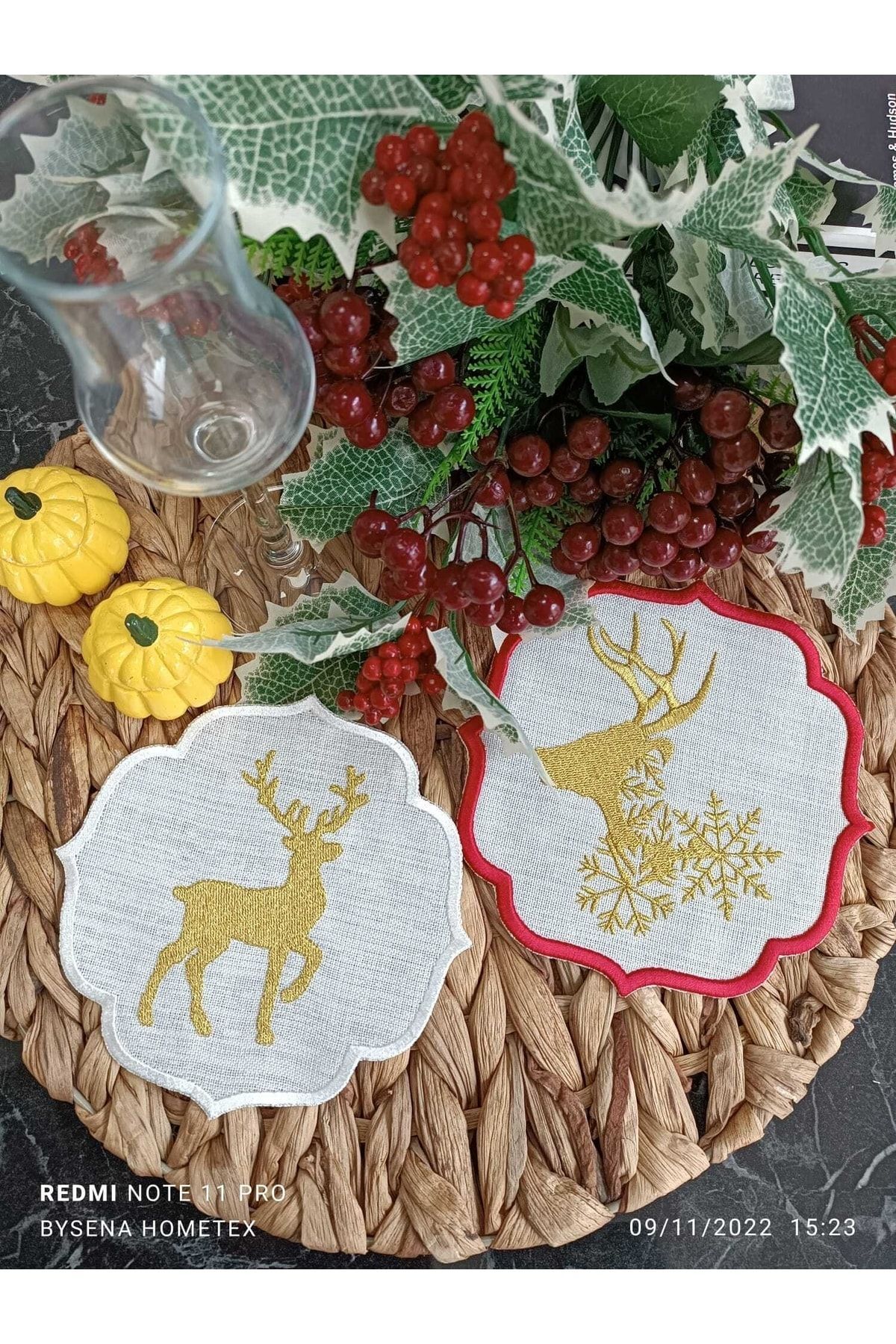 Deer Kokteyl Ve Kahve Yanı Sunum Peçetesi 2 Adet Yılbaşı Temalı Gold Geyik Işlemeli