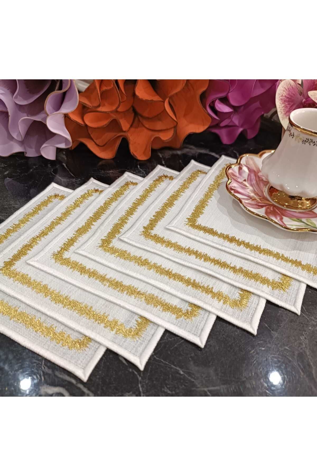 Gold simli sigzak desenli kahve yanı peçetesi, kokteyl peçete, sunum peçetesi 6 adettir.