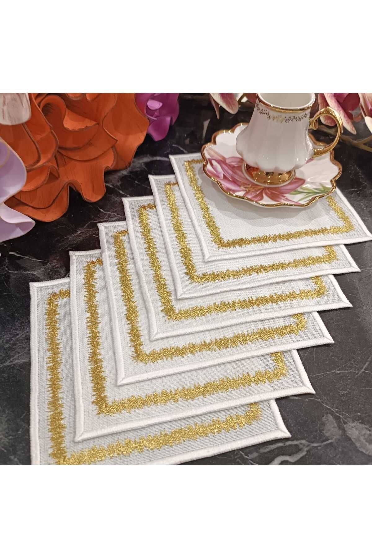 Gold simli sigzak desenli kahve yanı peçetesi, kokteyl peçete, sunum peçetesi 6 adettir.