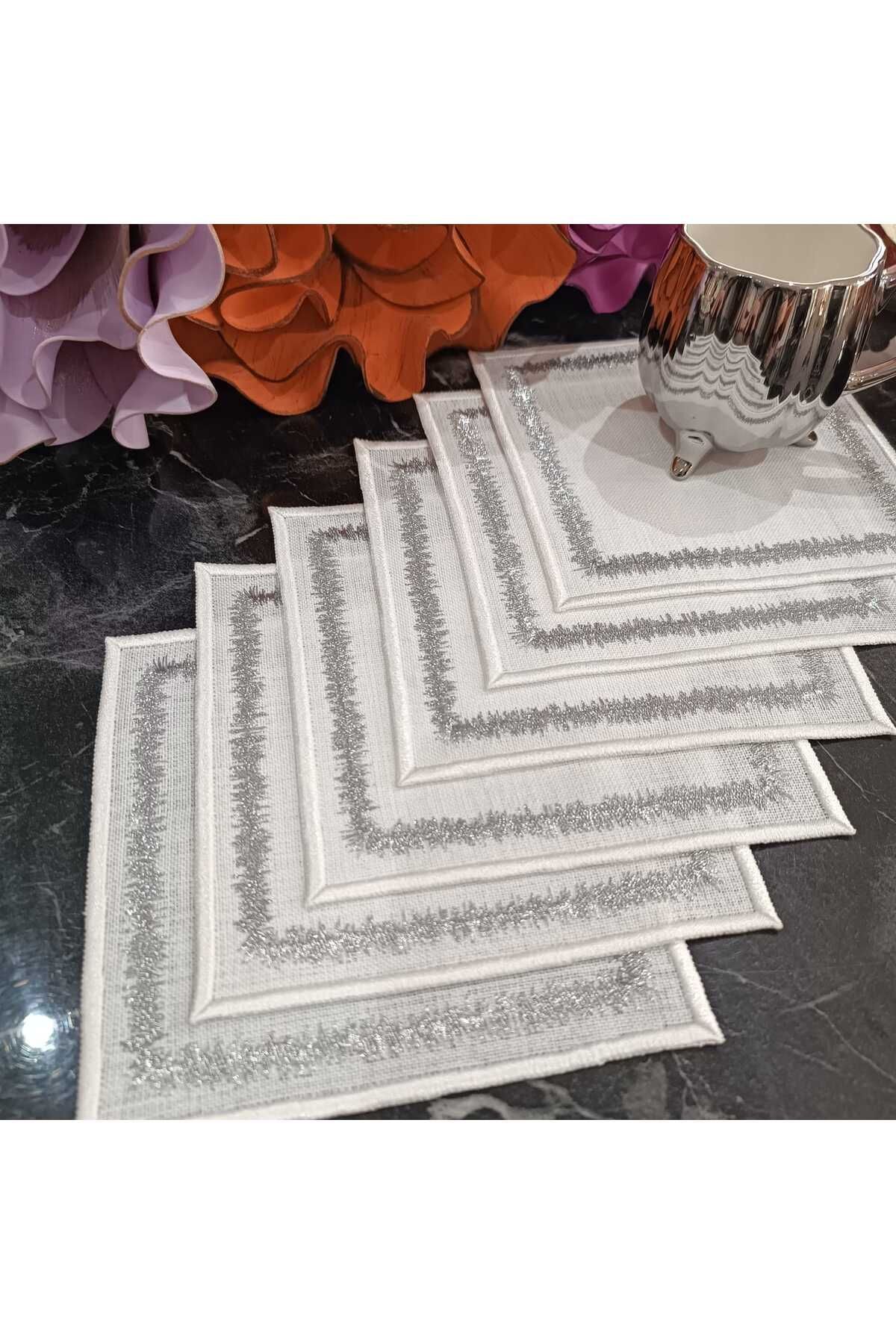 Silver simli sigzak desenli kahve yanı peçetesi, kokteyl peçete, sunum peçetesi 6 adettir.