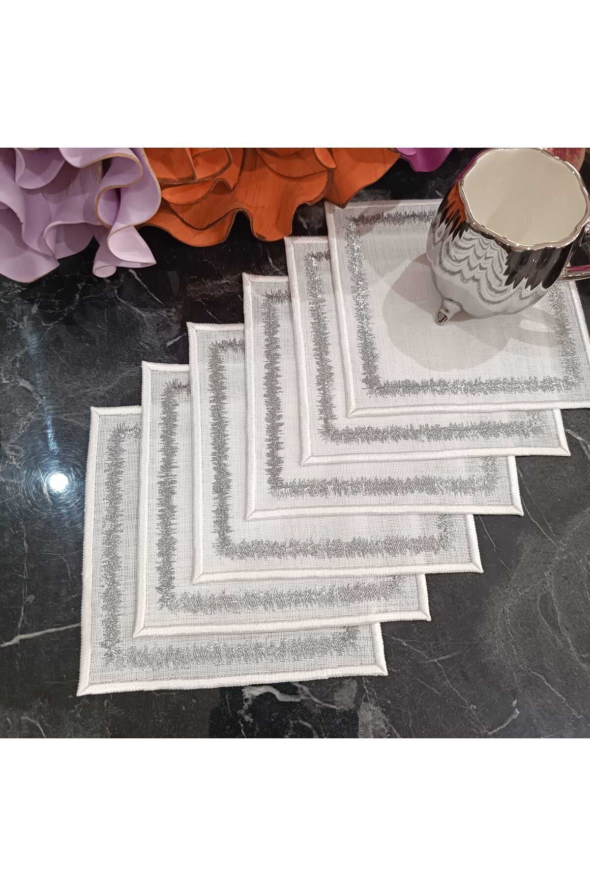 Silver simli sigzak desenli kahve yanı peçetesi, kokteyl peçete, sunum peçetesi 6 adettir.