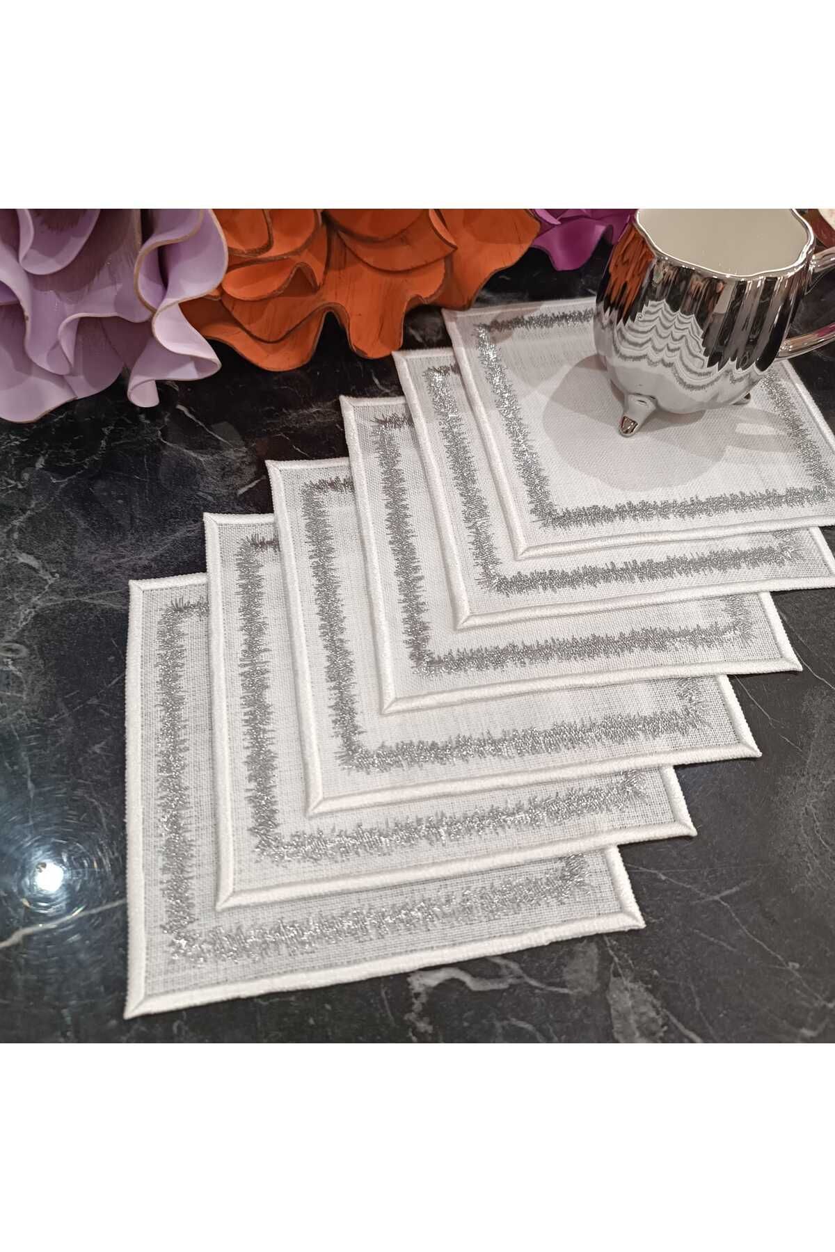 Silver simli sigzak desenli kahve yanı peçetesi, kokteyl peçete, sunum peçetesi 6 adettir.