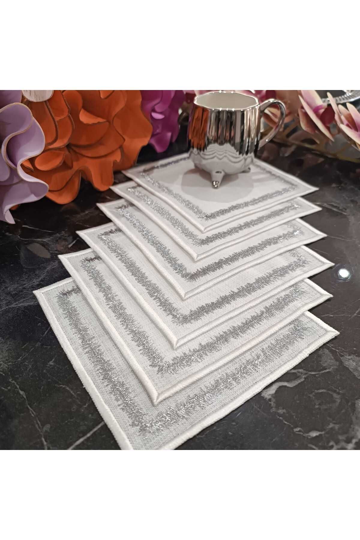 Silver simli sigzak desenli kahve yanı peçetesi, kokteyl peçete, sunum peçetesi 6 adettir.