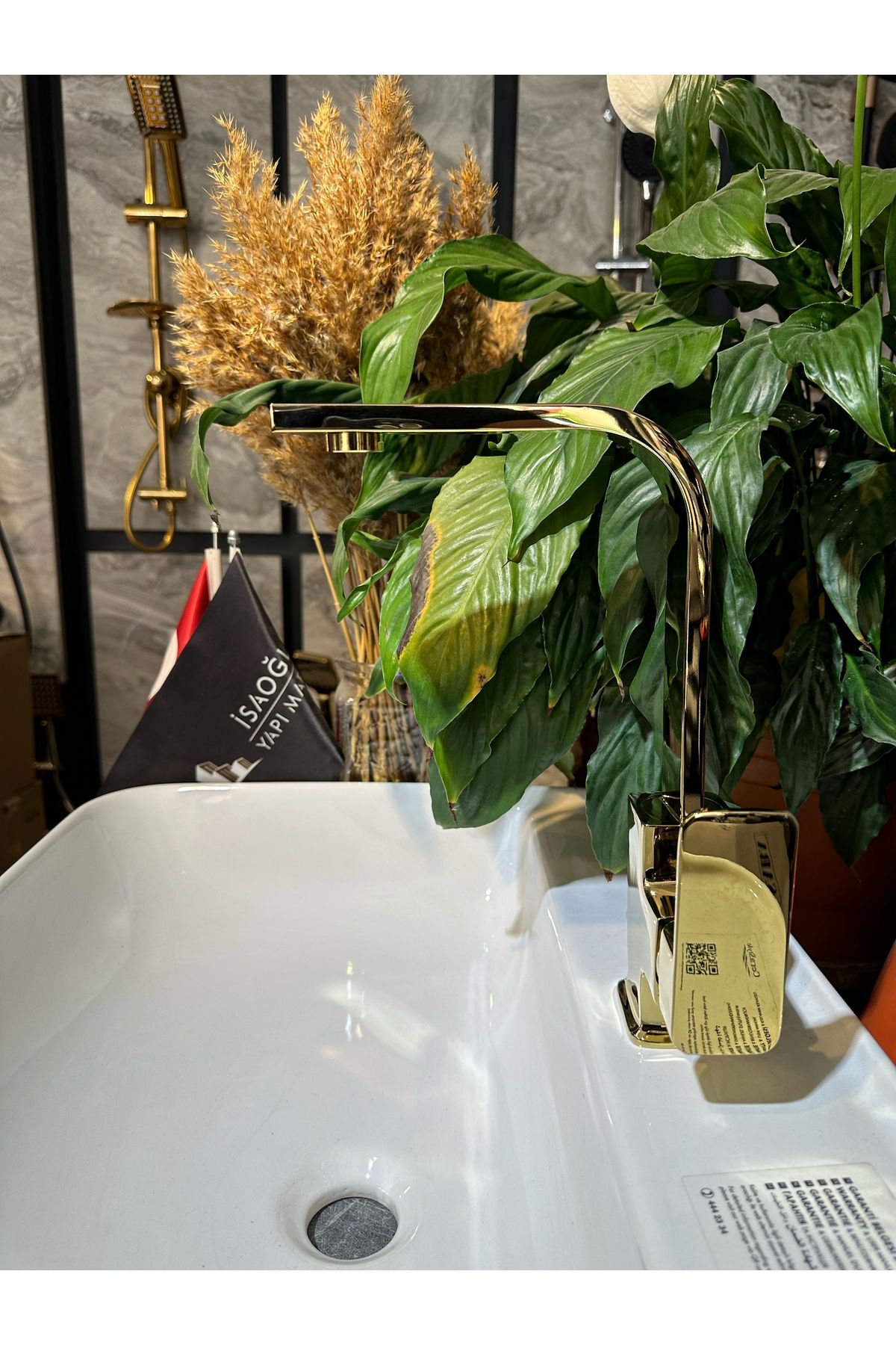 İSAOĞLU YAPI-High Model Gold Washbasin - Easy Ablution, Square Design Fixture 1