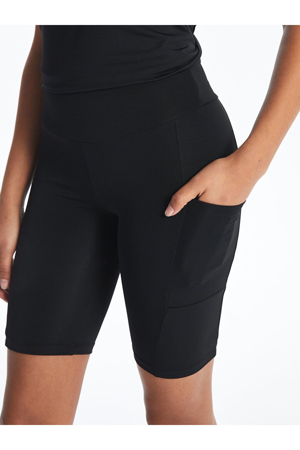 LC Waikiki-LCW Femei - Pantaloni scurți uni cu talie elastică, cu potrivire foarte strânsă 3