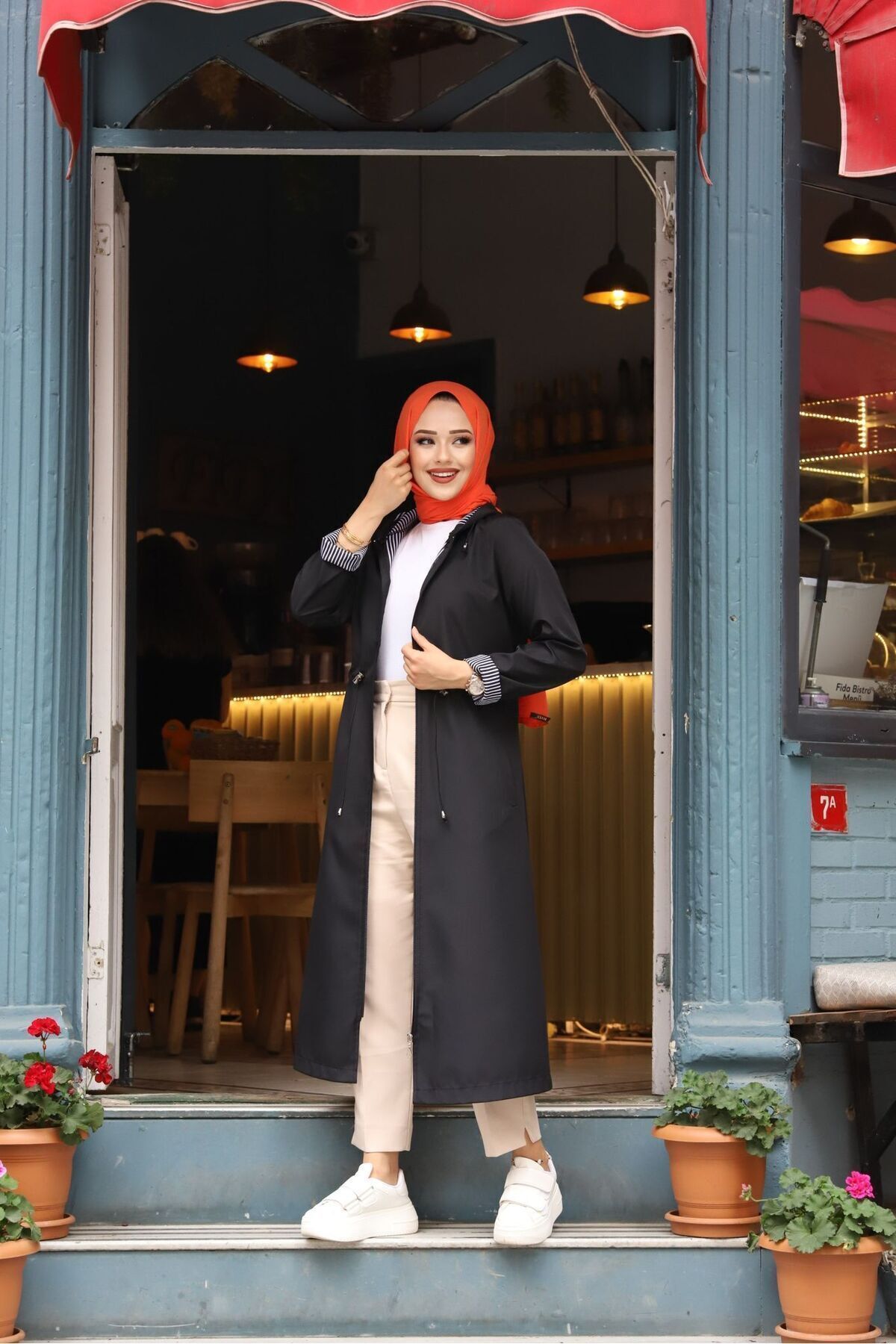 Vibeys Collection Siyah İçi Çizgili Ve Kapüşonlu Su Geçirmez Kadın Trençkot görsel 7