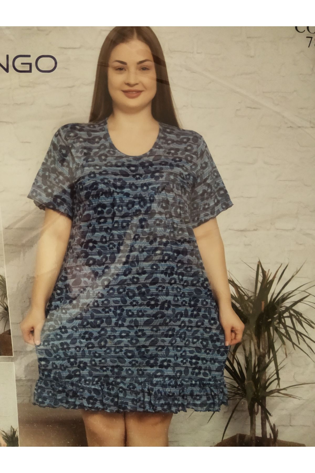 Flamingo-Printed Nightgown 2