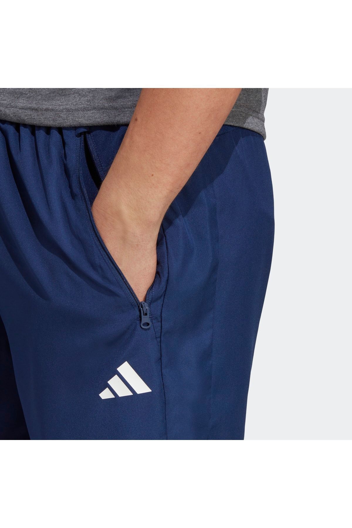 adidas-شورت تدريب منسوج من Train Essentials 7