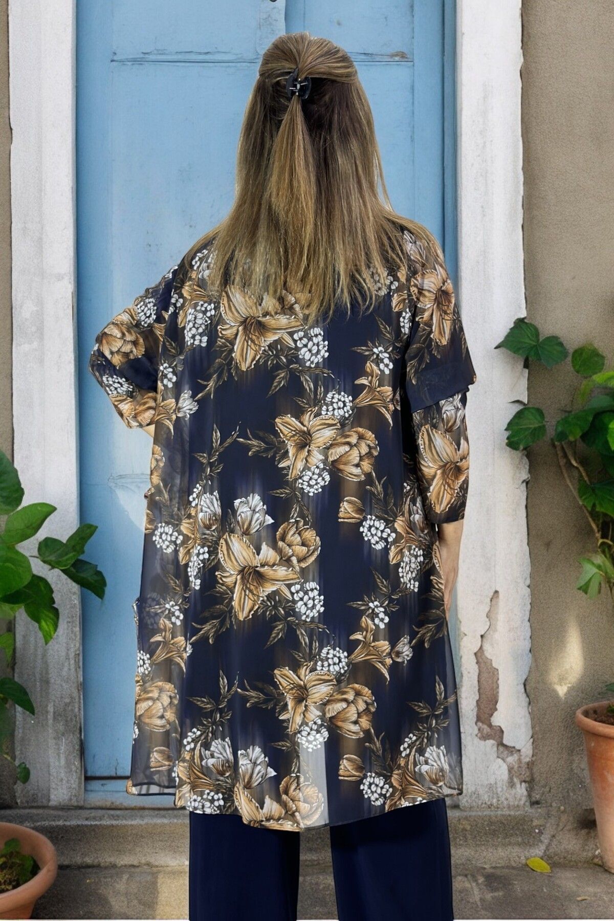 yagmurberen-Plus Size 3-Piece Set - Unlined Chiffon Jacket, Elastic Waist Blouse and Buzzy Kumash Pants 2