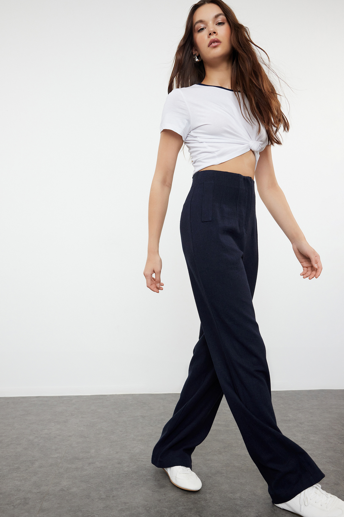 Trendyolmilla  Lacivert Keten GörünümlüWide Leg/Geniş Paça Yüksek Bel Dokuma Pantolon TWOSS24PL00169 - Görsel 3