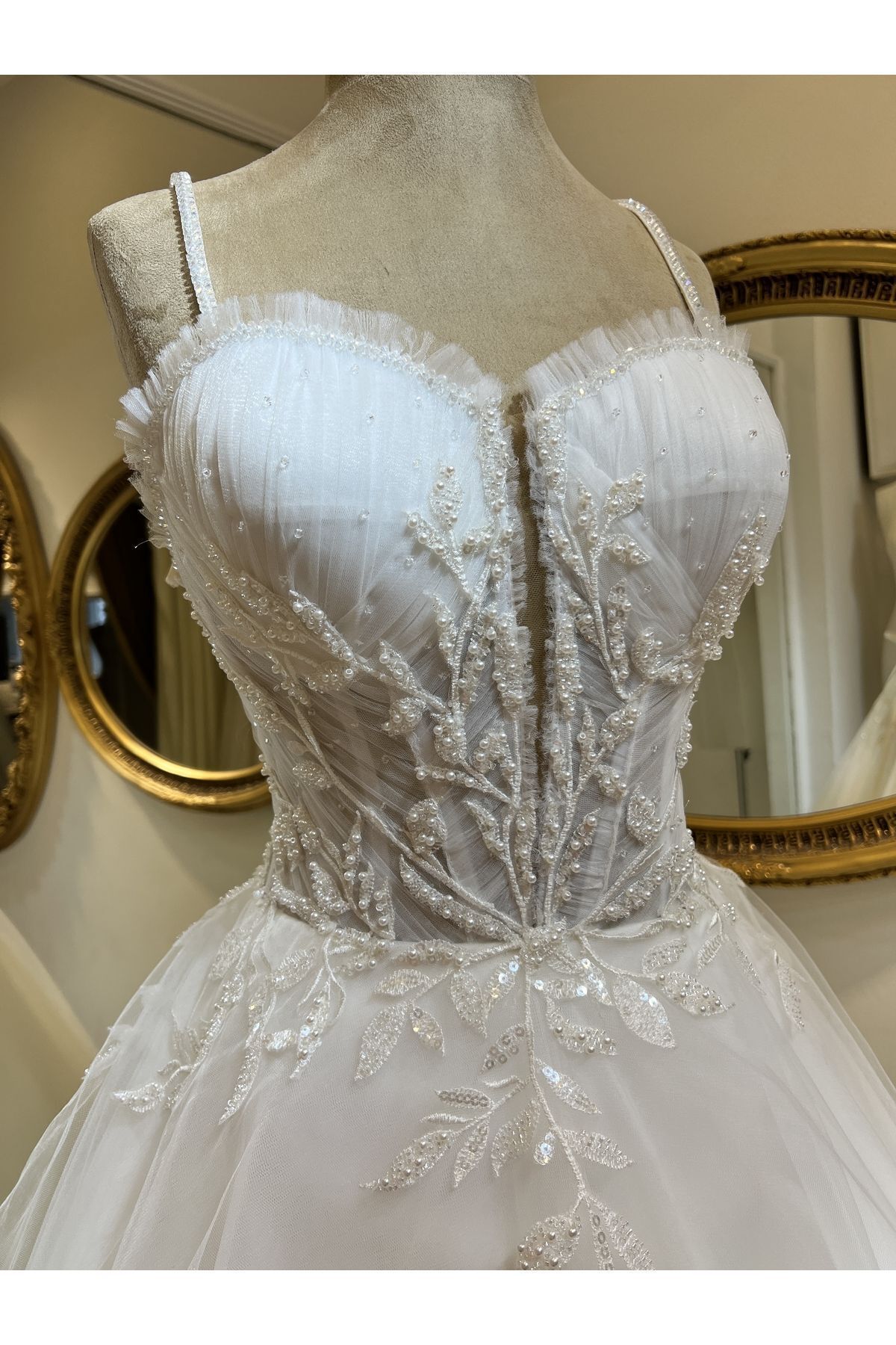 https://cdn.dsmcdn.com/ty1379/product/media/images/prod/QC/20240624/14/2516cb9a-5fea-327c-b755-3e1d594b4dad/1_org_zoom.jpg