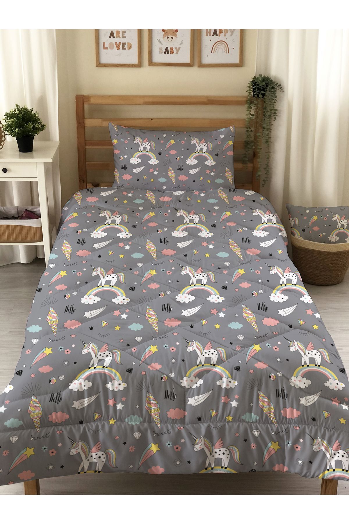 Evmila Gökkuşağı Ve Unicorn Desenli Kapitone Yorgan,dekoratif Yatak Örtüsü fotoğrafı 2 (önizleme)