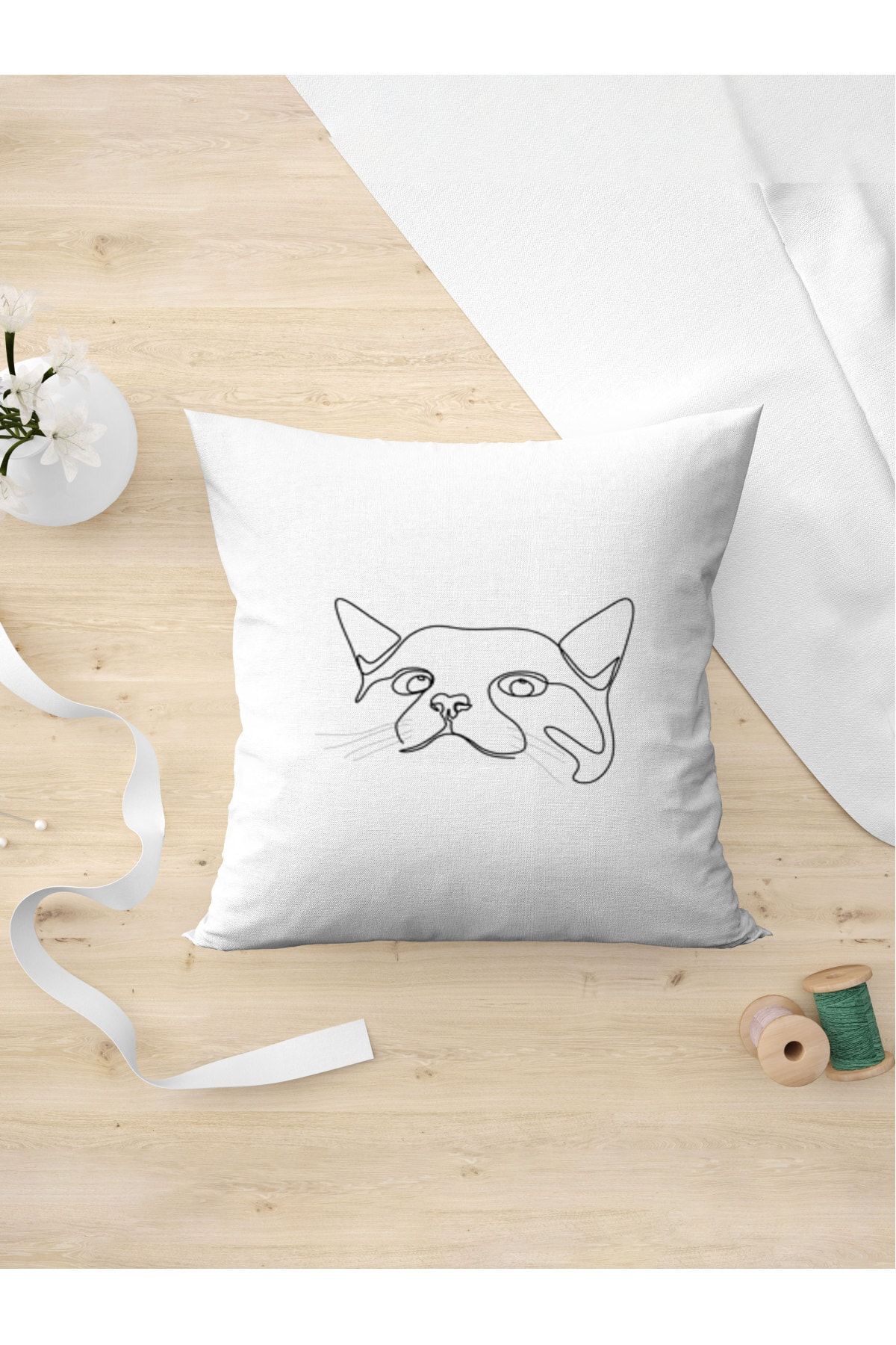 Minimalist hotsell cushions cat