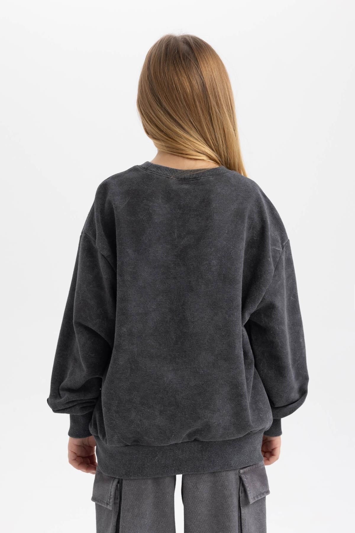 Kız Çocuk Looney Tunes Oversize Fit Bisiklet Yaka Sweatshirt B1555a823au