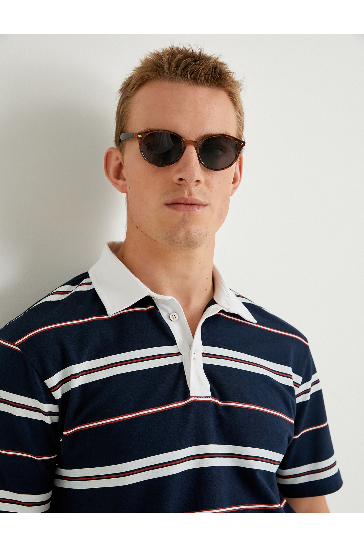 تیشرت یقه پولو آستین کوتاه دکمه دار نخی