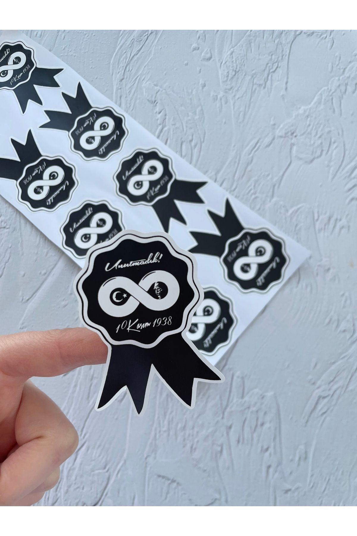 eylülün etiket fabrikası Unutmadık 10 Kasım Temalı Etiket - 7-4 Cm - Opak Sticker - Özel Çelenk Kesim - 30 Adet