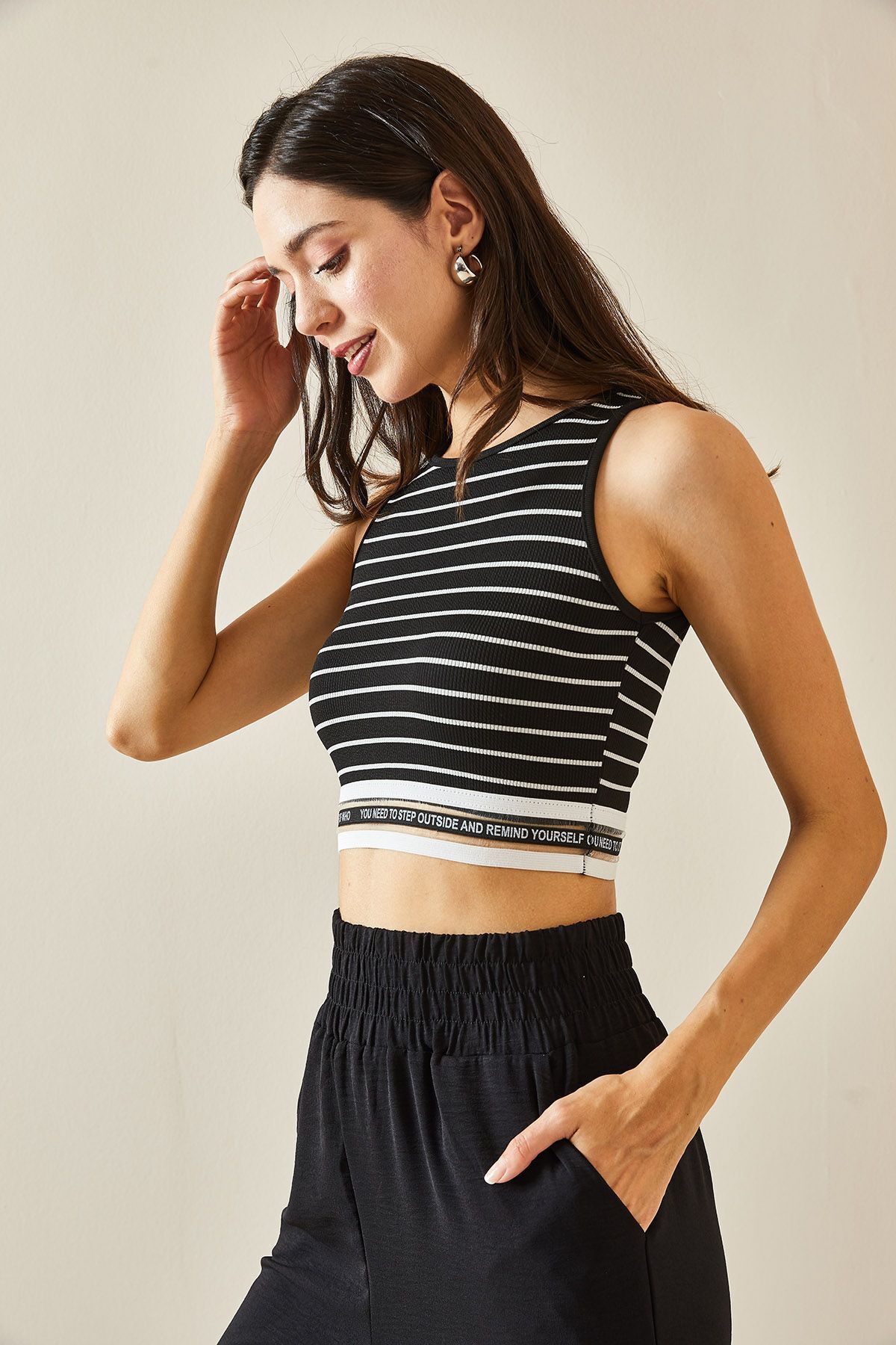 XHAN-Schwarze, gestreifte Crop-Bluse mit Rundhalsausschnitt - 5YXK2-48671-02 6