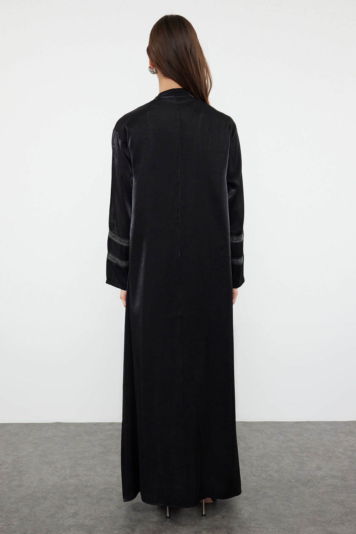 Trendyol Modest-Șapcă lungă țesătă lucioasă brodata neagră și Ferace și Abaya TCTSS24KF00004 5