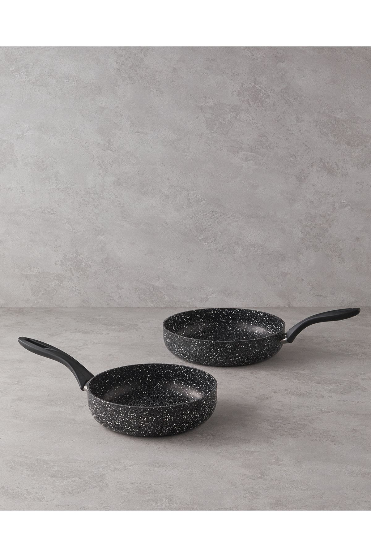 English Home-Granada Black Aluminum 2 Piece Pan Set - 24-28 cm 1