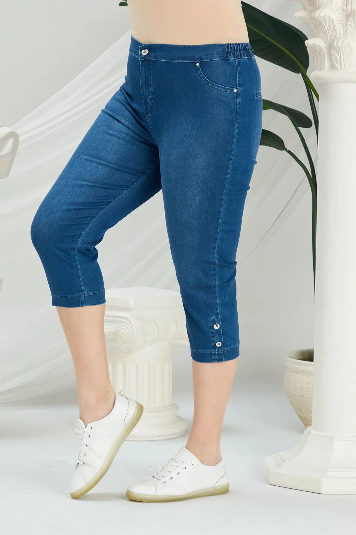 RMG-Plus Size Kim Blue Capri 3