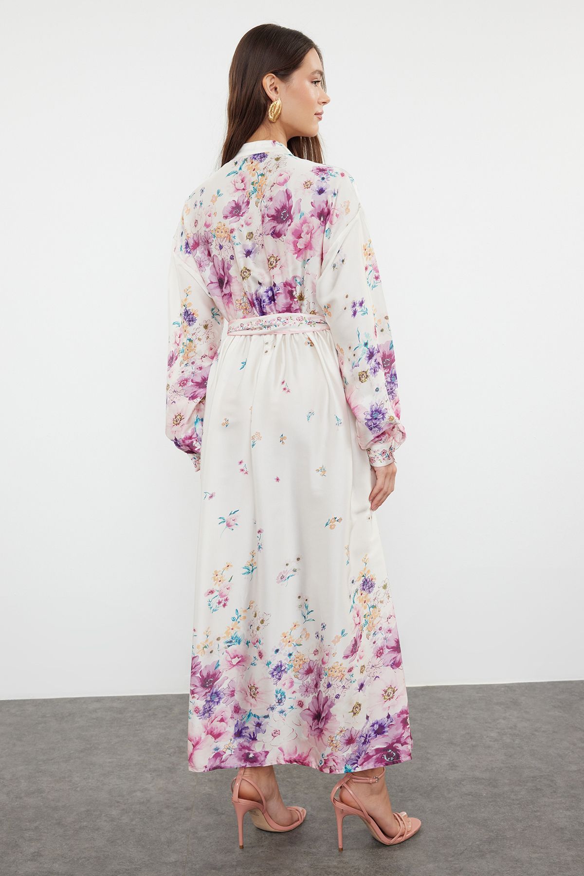Trendyol Modest-فستان بحزام إكرو منقوش بالزهور - TCTSS24EB00247 5