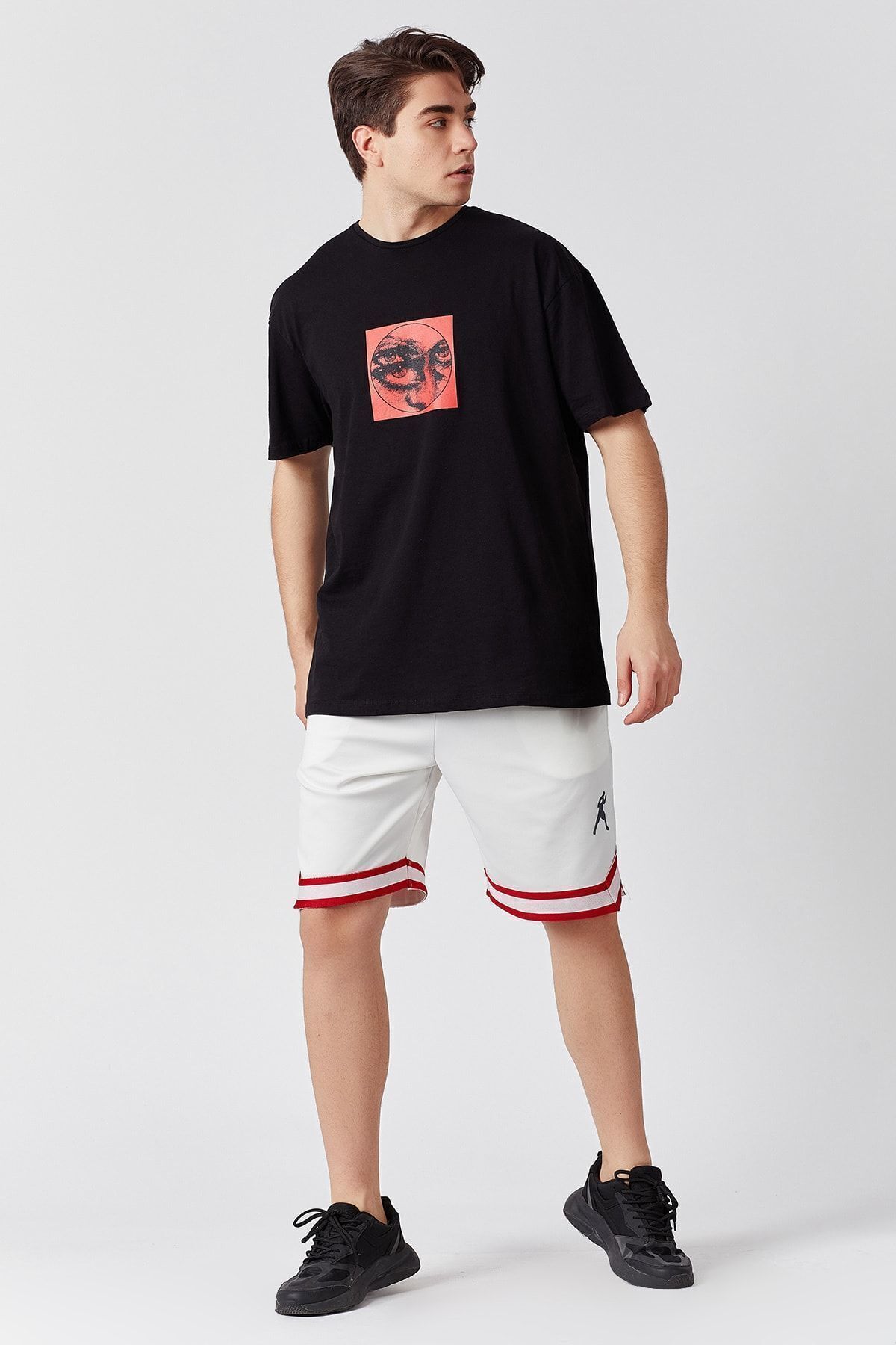 Ekru Yandan Cepli Paçası Şeritli Nakışlı Şort | ME21W640007