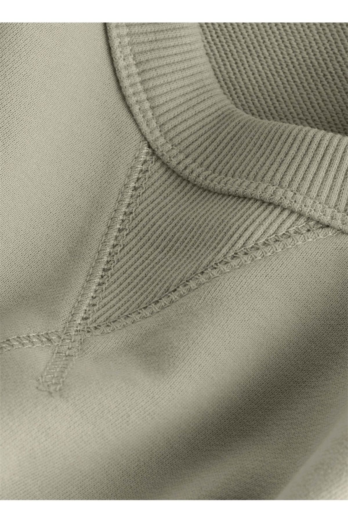 سویشرت نود مردانه آستین بلند با یقه گرد سیاهههای و پیراهن بژ J30J323426 PED Calvin Klein