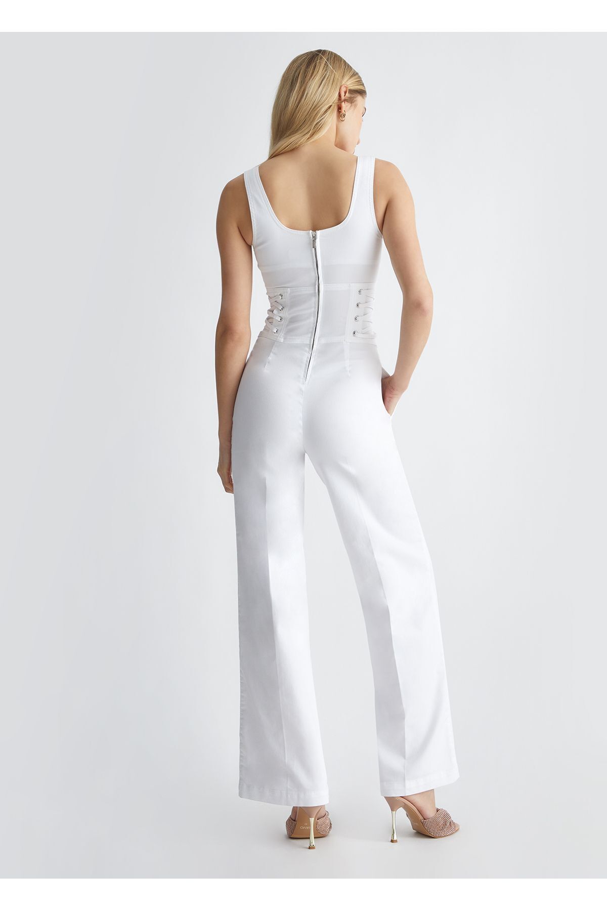 complete the look image