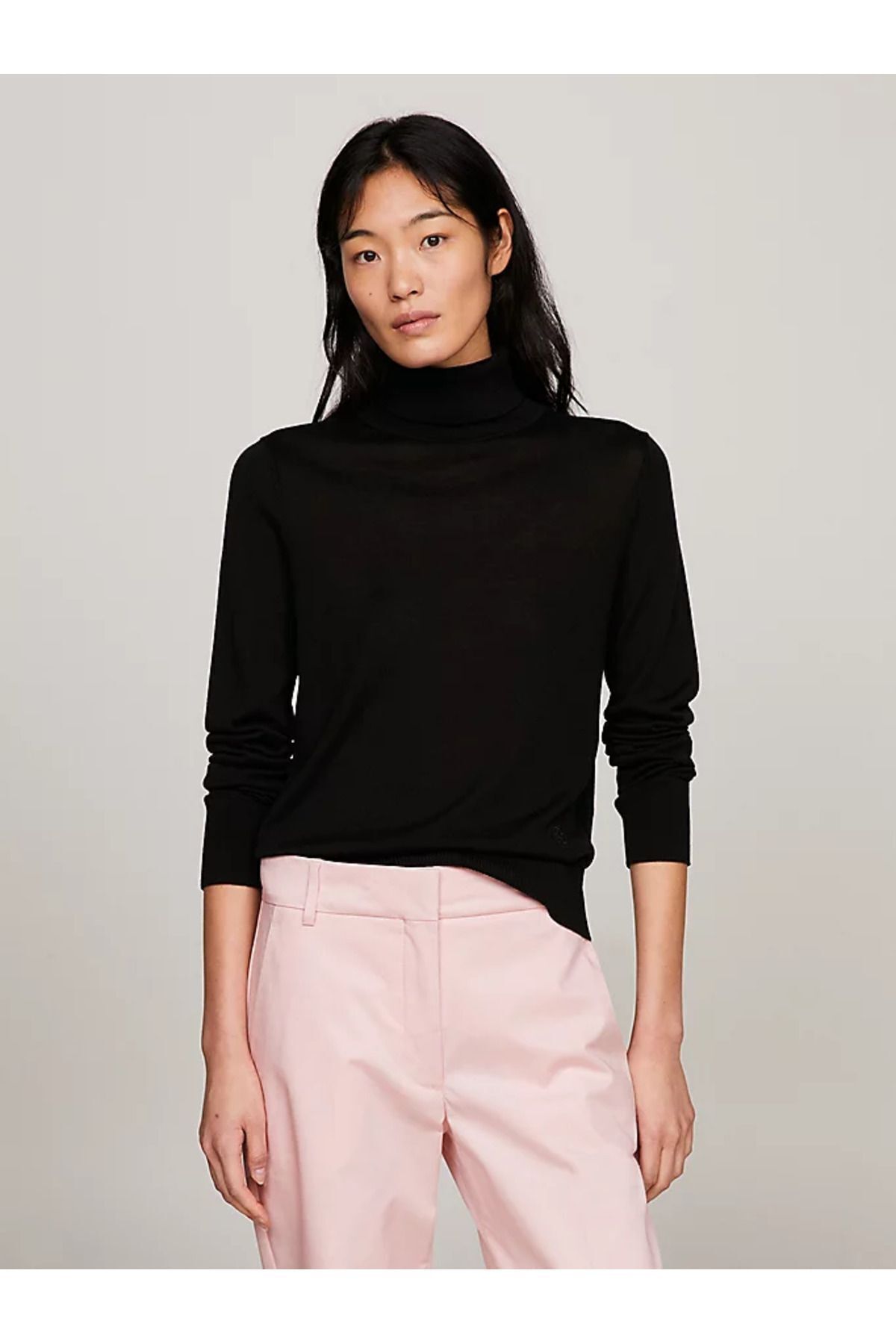 Tommy Hilfiger-Women's Logo Round Neck Long Sleeve Casual Black Sweater WW0WW40982-BDS 1