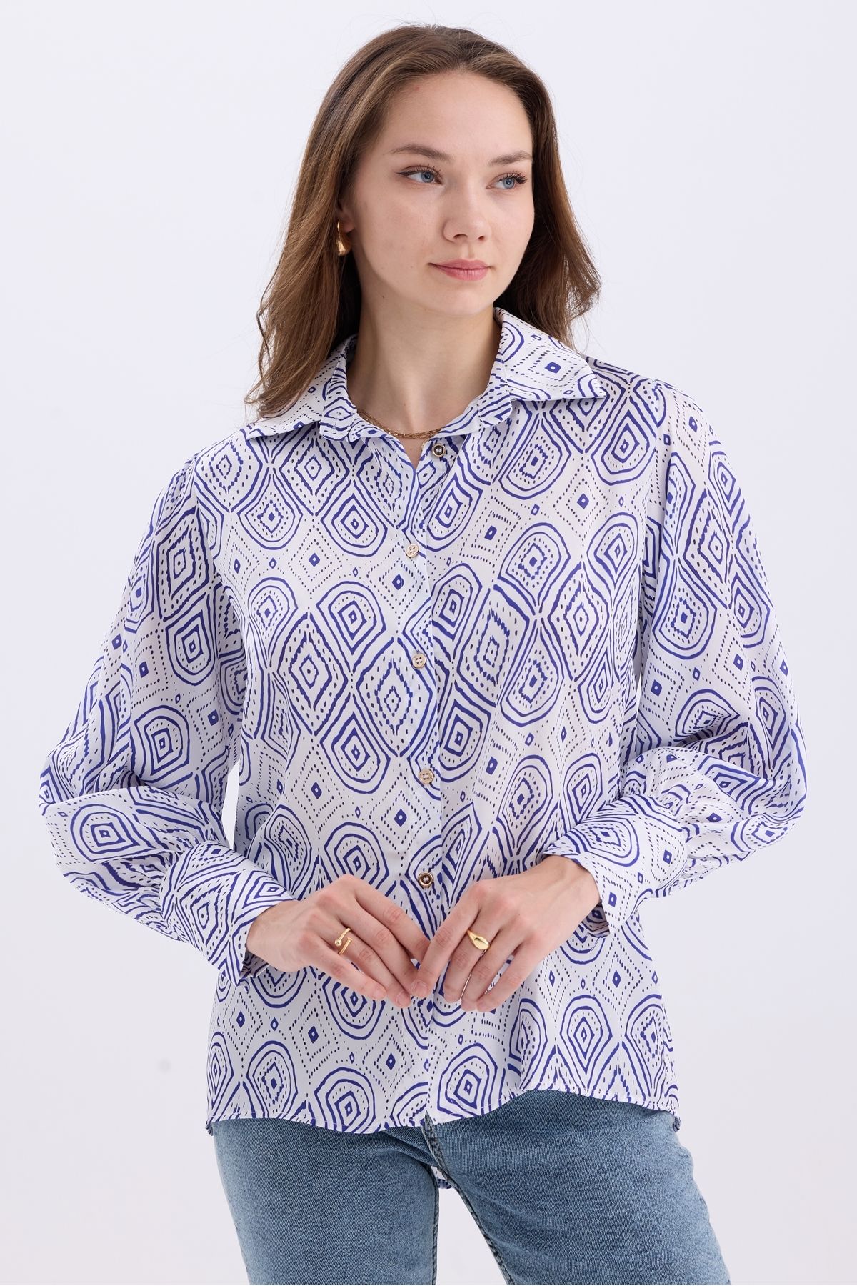 MD trend-Cămașă oversize din satin cu model etnic - Detaliu cu mâneci cu balon și umeri 4