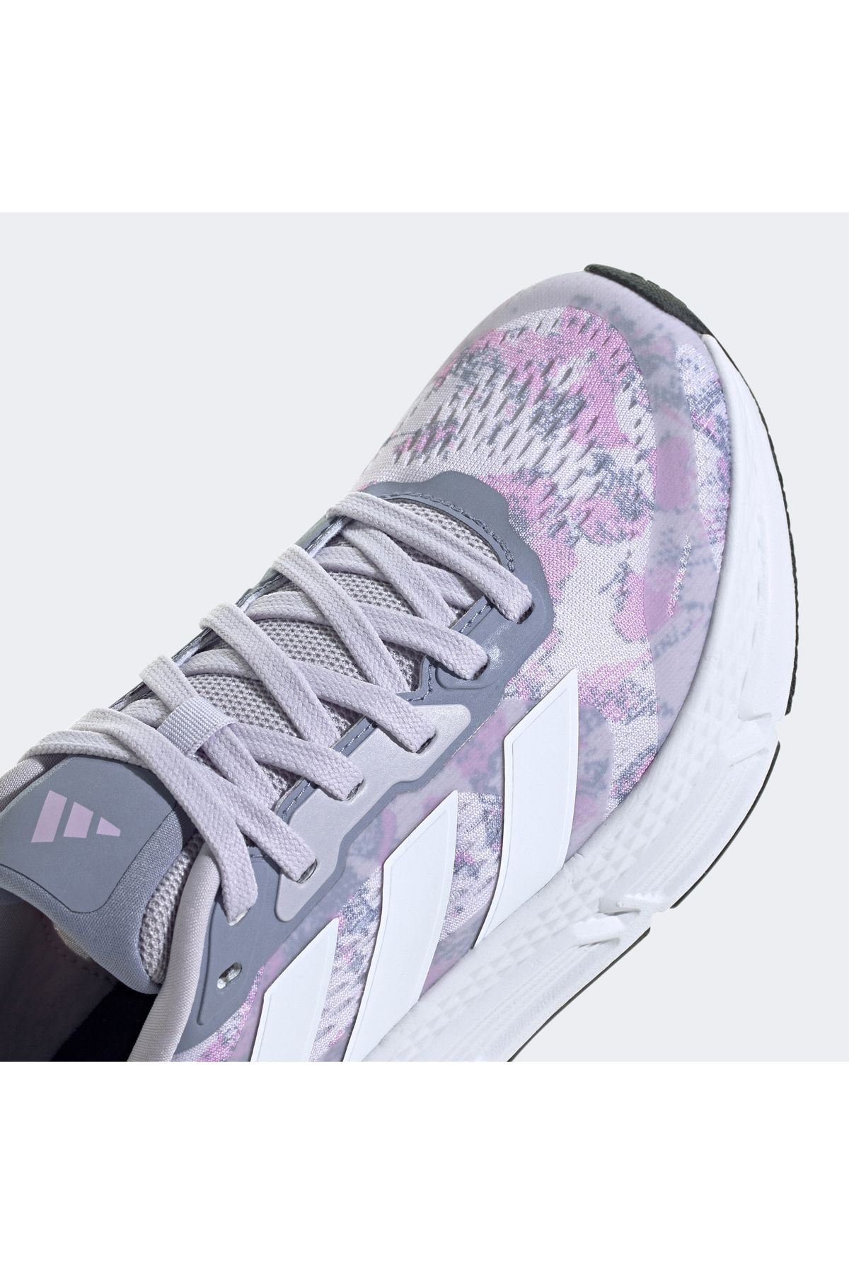 کفش دو و تمرین مشکی زنانه questar 2 های سیاه گرافیکی adidas