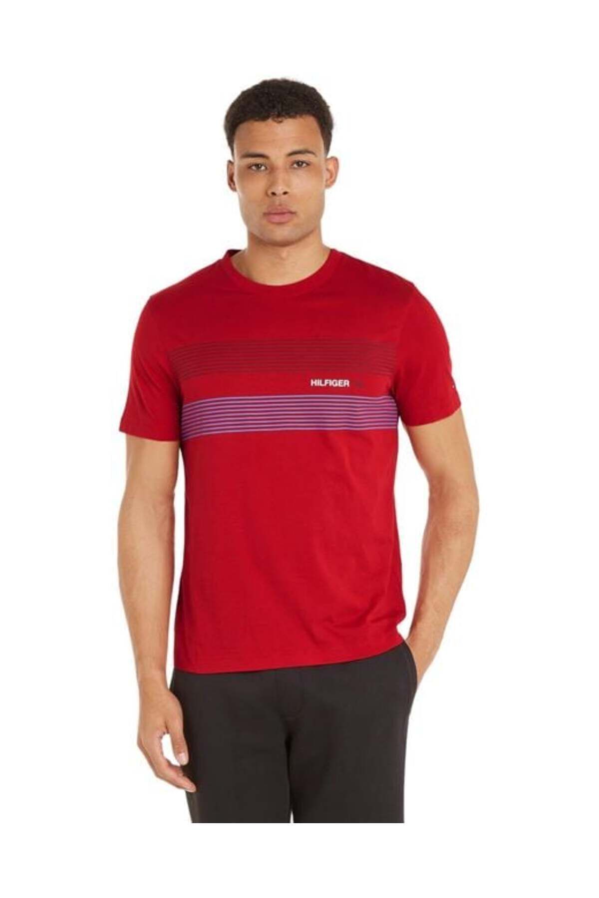 تی شرت قرمز مردانه آرم طرح دار یقه دوچرخه معمولی برش MW0MW34378 XLG Calvin Klein